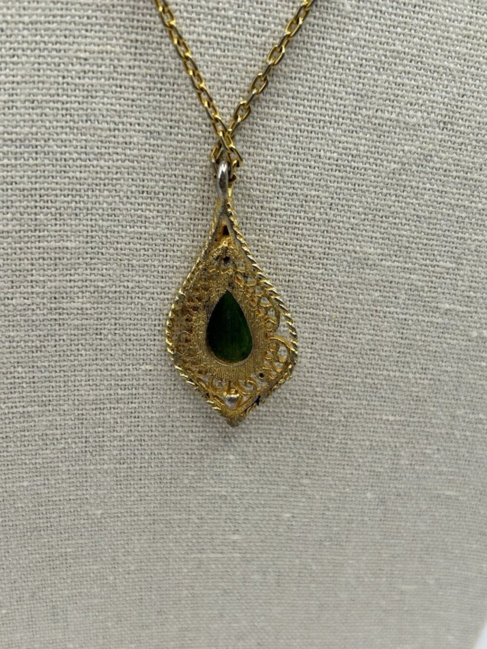 Vintage Green Jade Diamond Cultured Pearl Filigree Gold-tone Pendant Necklace - Picture 3 of 9